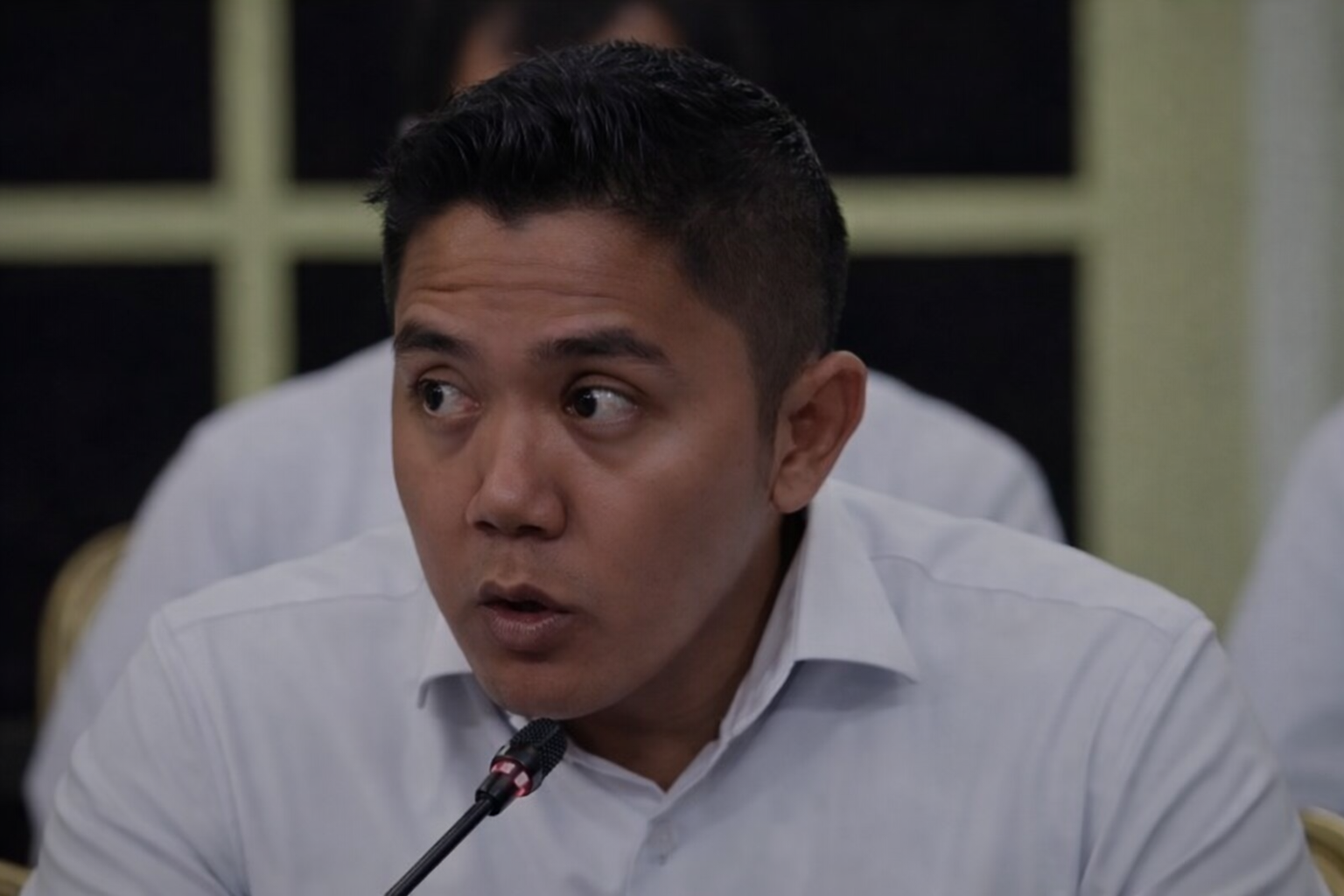 Sekretaris Kabinet Teddy Indra Wijaya menegaskan, pemerintah  pusat dalam menangani bencana Sumatra, sejak awal telah bergerak dengan pendekatan berskala nasional, baik dari sisi koordinasi maupun pendanaan. (IG@tedsky79)